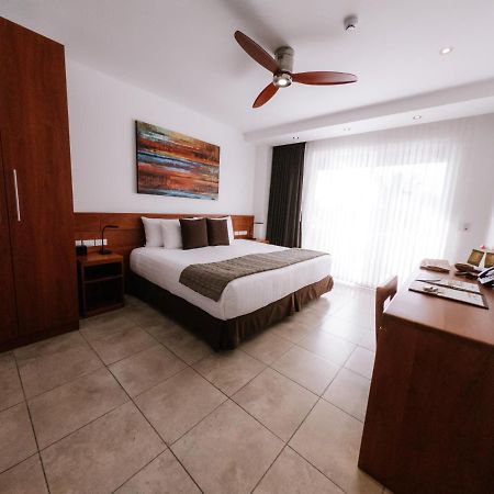 Hotel Cucuve 푸에르토아요라 외부 사진