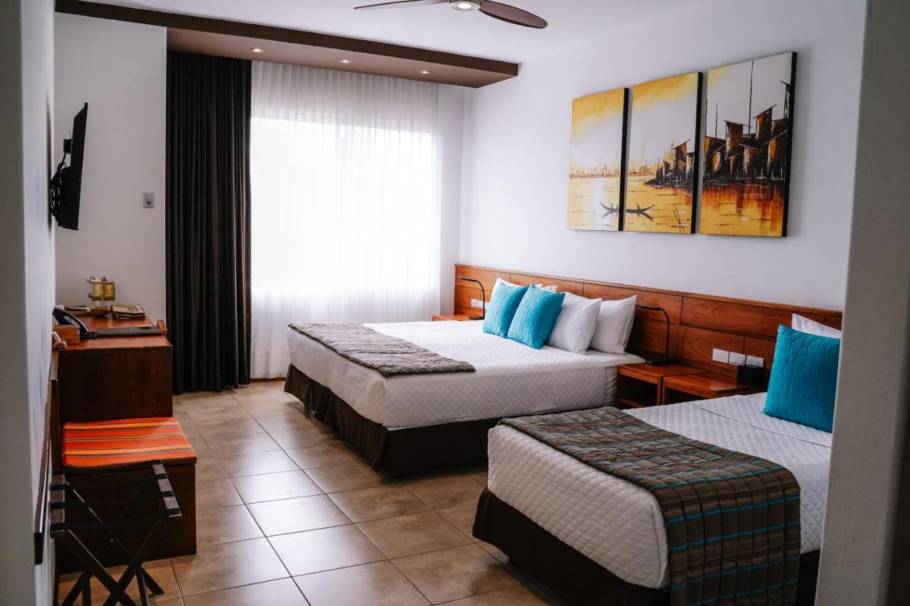 Hotel Cucuve 푸에르토아요라 외부 사진