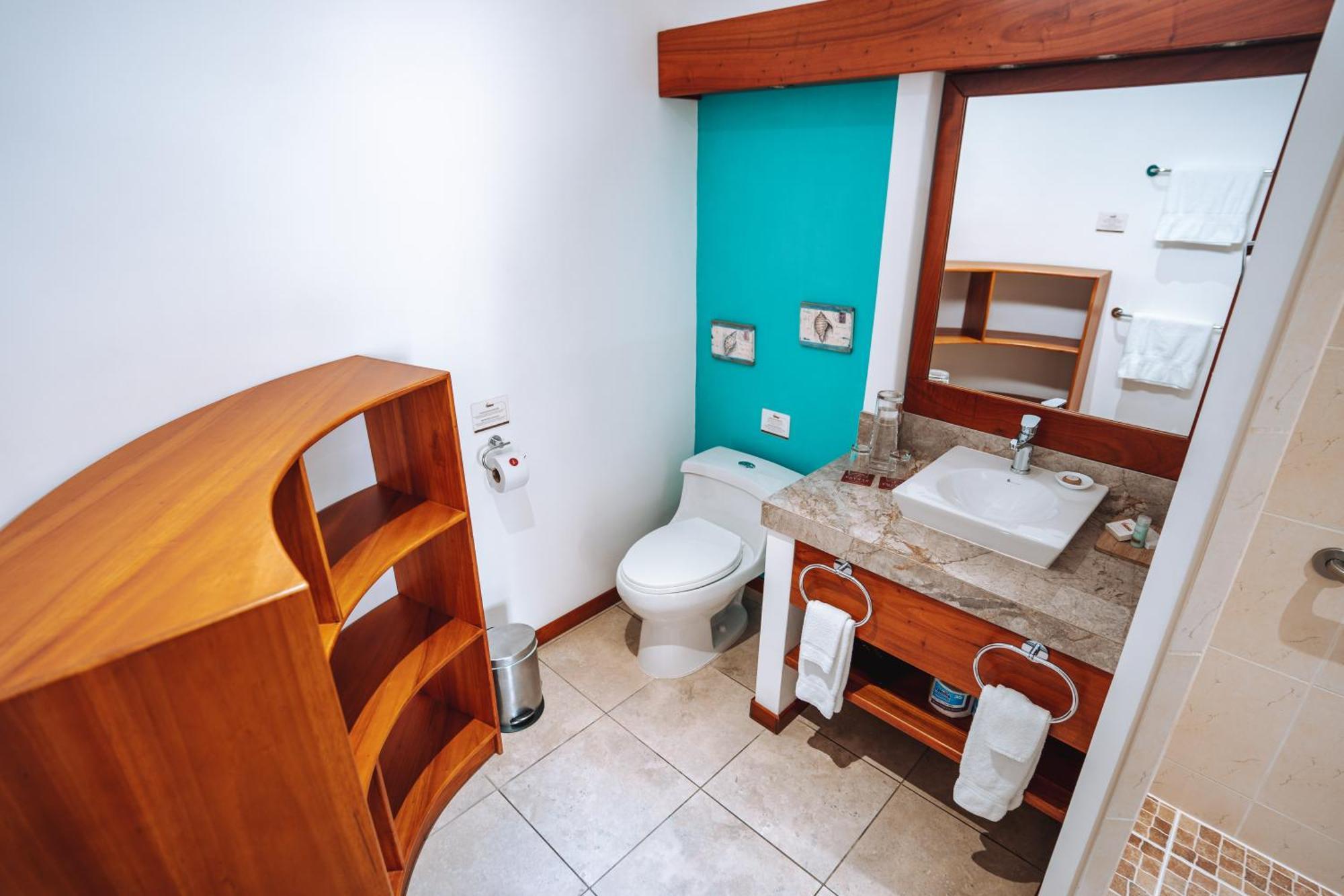 Hotel Cucuve 푸에르토아요라 외부 사진