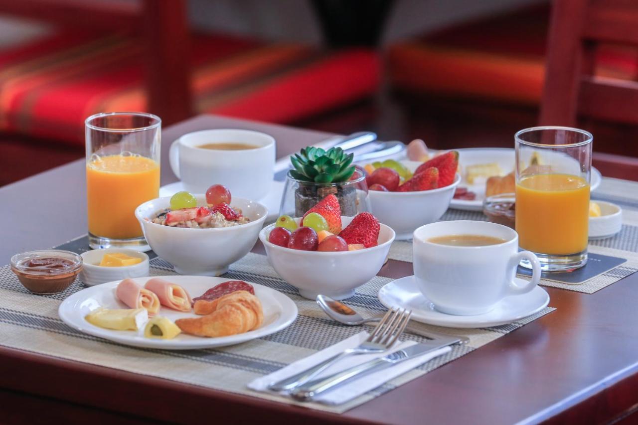 Hotel Cucuve 푸에르토아요라 외부 사진