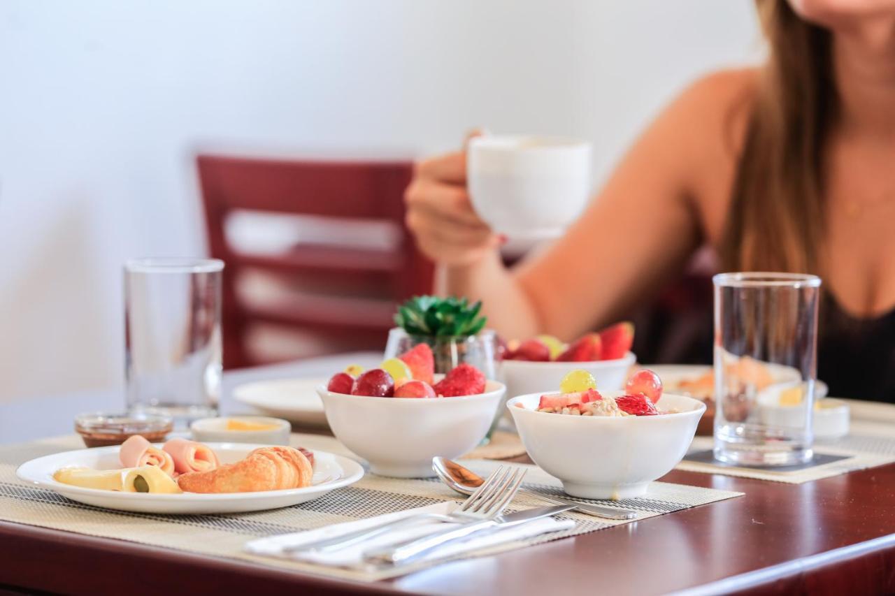 Hotel Cucuve 푸에르토아요라 외부 사진