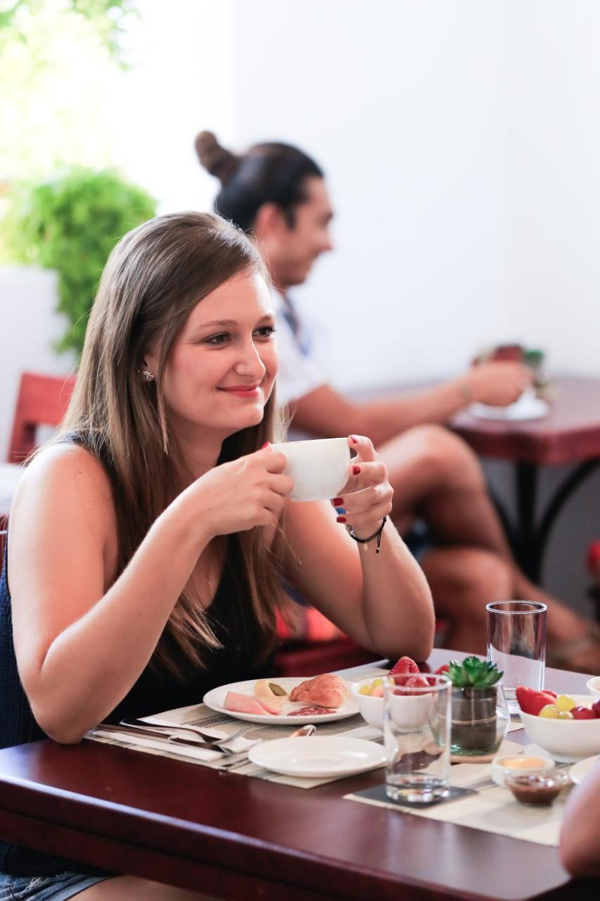 Hotel Cucuve 푸에르토아요라 외부 사진