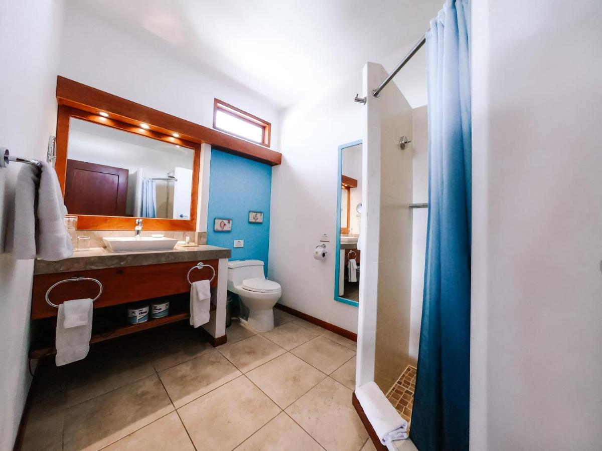 Hotel Cucuve 푸에르토아요라 외부 사진