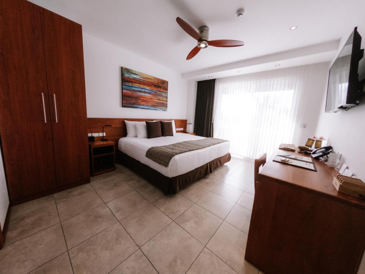 Hotel Cucuve 푸에르토아요라 외부 사진